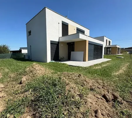 541453914_776377531851874_2908996210749676613_n (1)